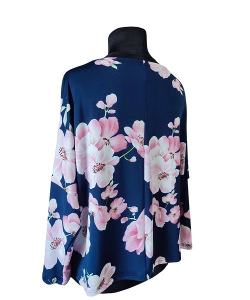 Granatowa bluzka Kimono w łódeczkę ze wzorem - białe magnolie